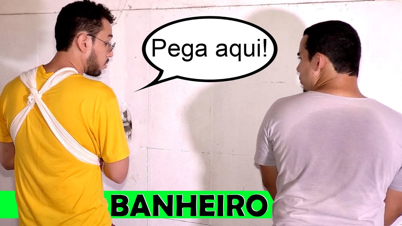 AJUDA NO BANHEIRO
