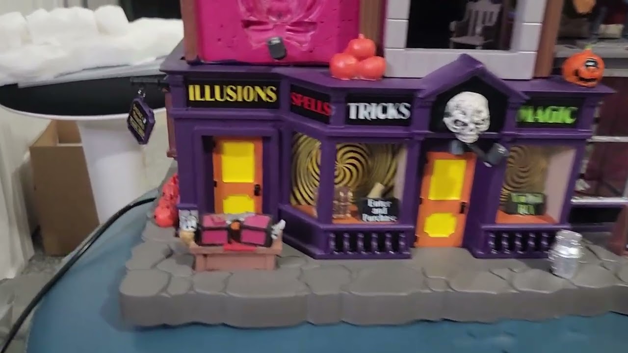 Spooky! Smoke and Mirrors Magic Shop Animated Shop! 