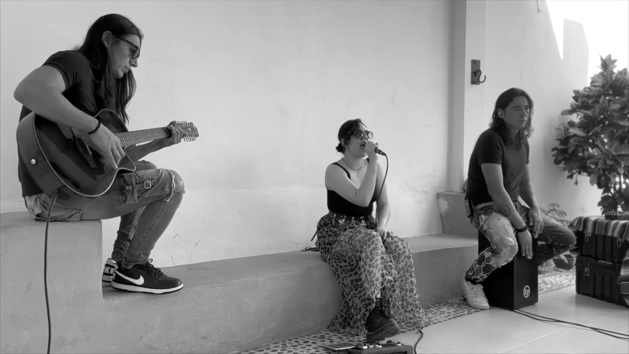 Cuarta Pared - Llorar (Sesión Acústica)