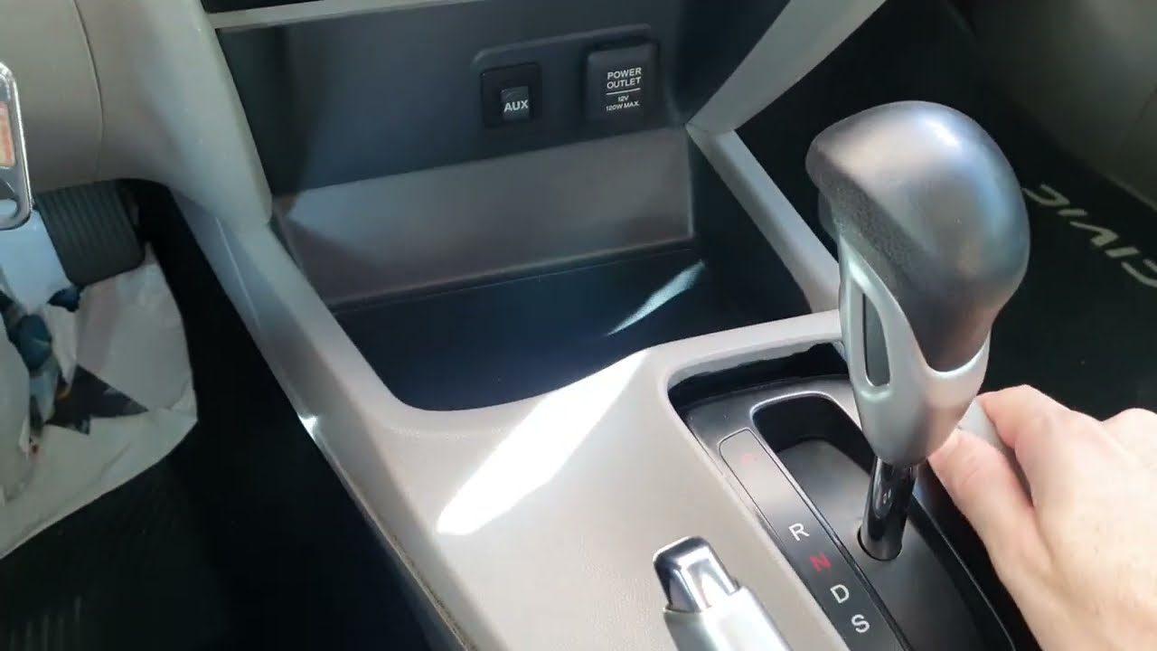 Honda Civic - Trocando lâmpada do console do câmbio