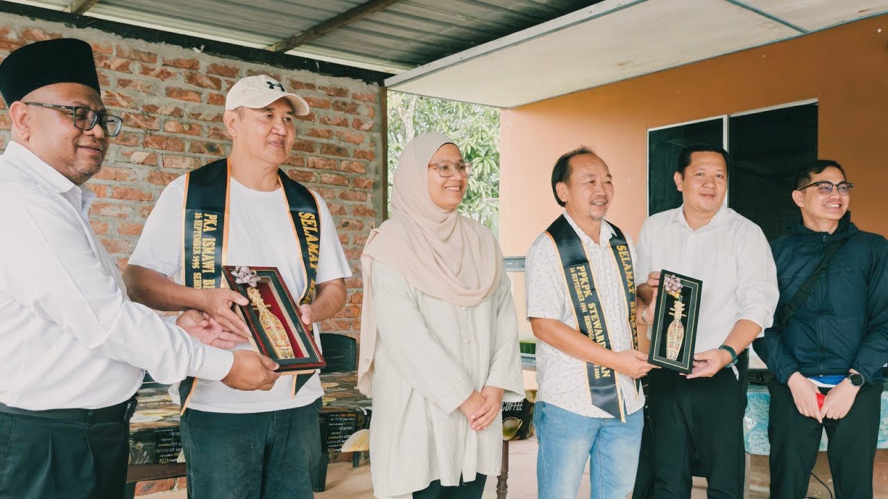 Selamat bersara En Steward Wan dan En Ismawi Bin Hasbi