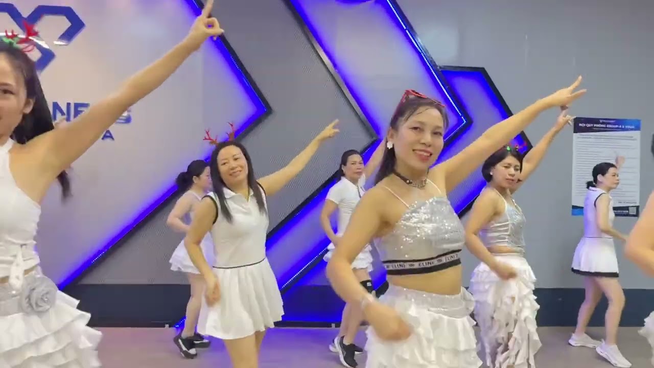 Giáng Sinh vui vẻ / Choreo Lam biboy / 3s Team / hlv Trang Dàm 