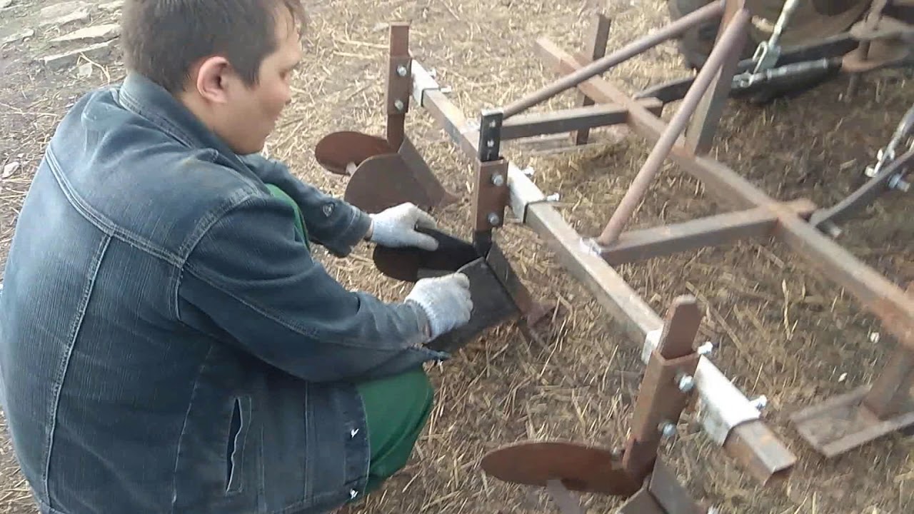 Минитрактор Уралец! Делаем борозды для посадки картофеля!