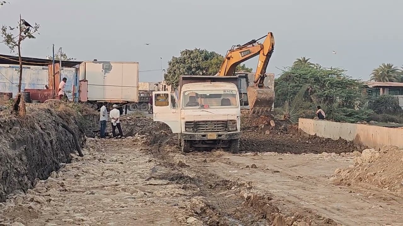 સાઉદવાડી ખારા વિસ્તાર થી વણાંકબારા ખારા વિસ્તાર સુધી રોડ ની સ્થિતિ દીવ