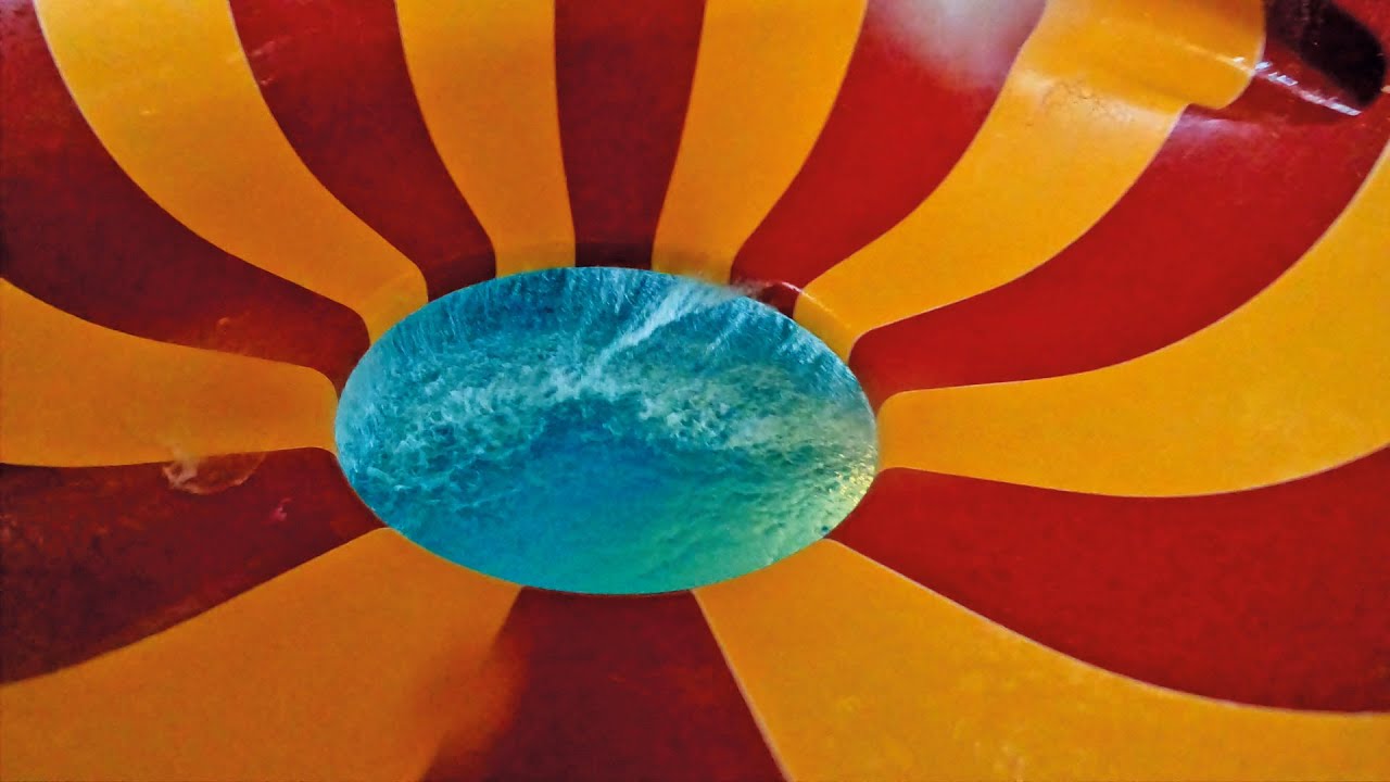 Ufó - Onion Space Bowl Slide at Aquapolis | Trichterrutsche