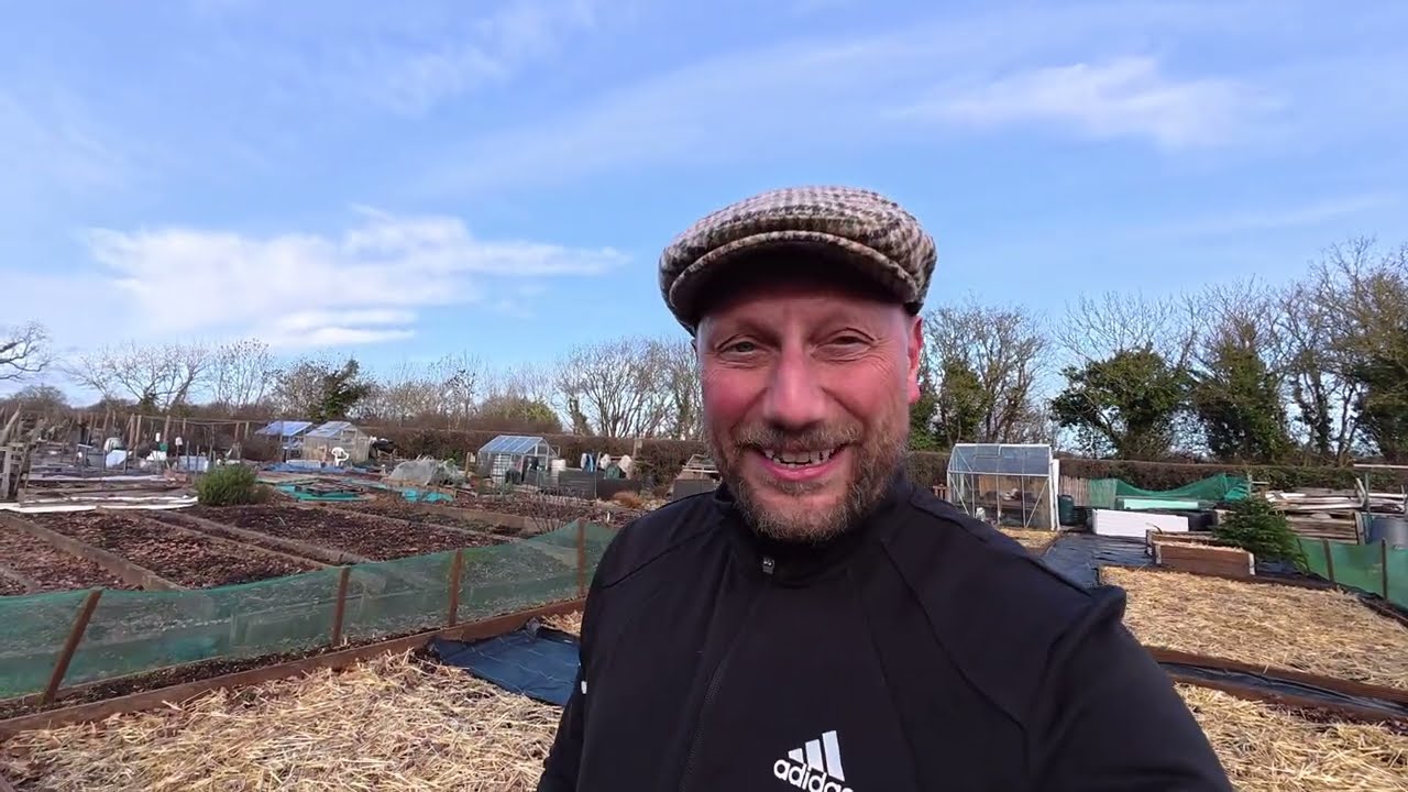 Don’t Dig This Spring | No-Dig Winter Jobs That Prepare Your Allotment for Spring