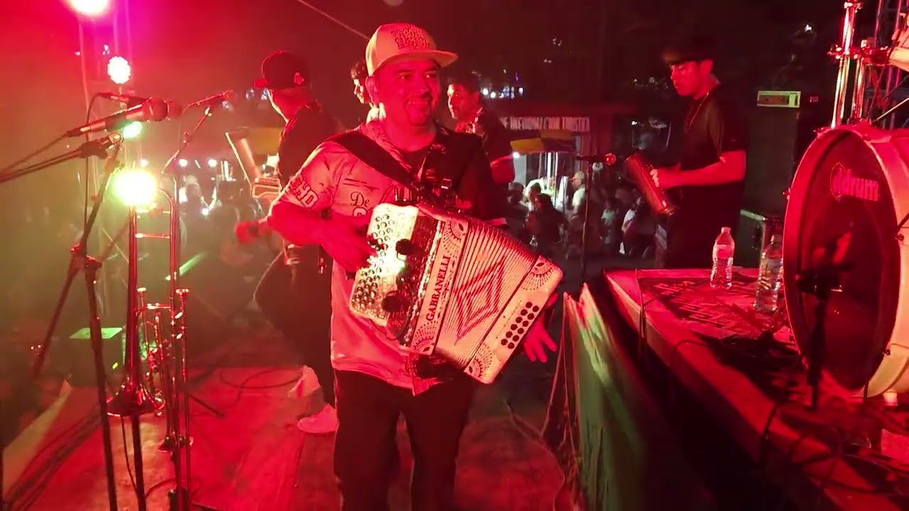LA TROPA ESTRELLA EN MUZQUIZ COAHUILA......