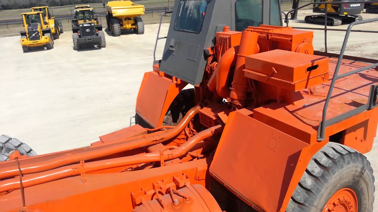 Hitachi 1100 dump truck