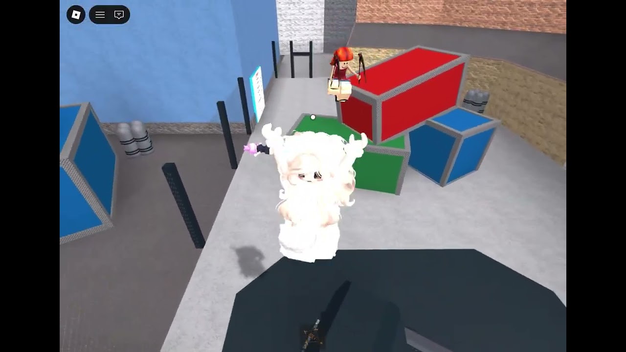 Playing mm2 as a  winner girl interesting trick shots and jukeing