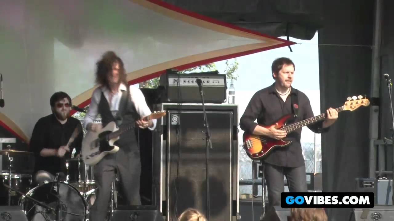Oli Brown Band Performs 