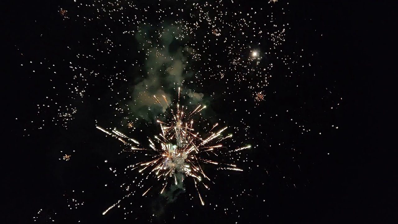 Thunderous Finale 64 Shot Firework Barrage #EpicFireworks