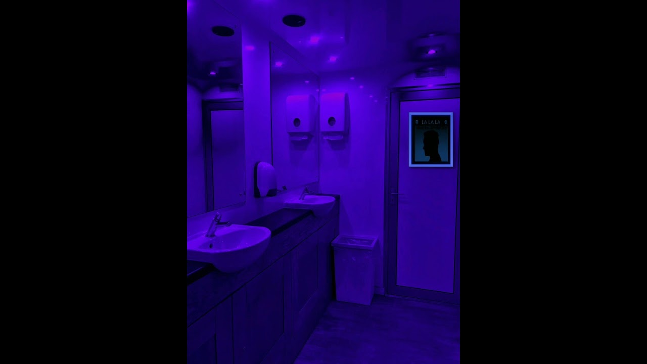 Naughty Boy, Sam Smith - La la la but you're in the bathroom at a party