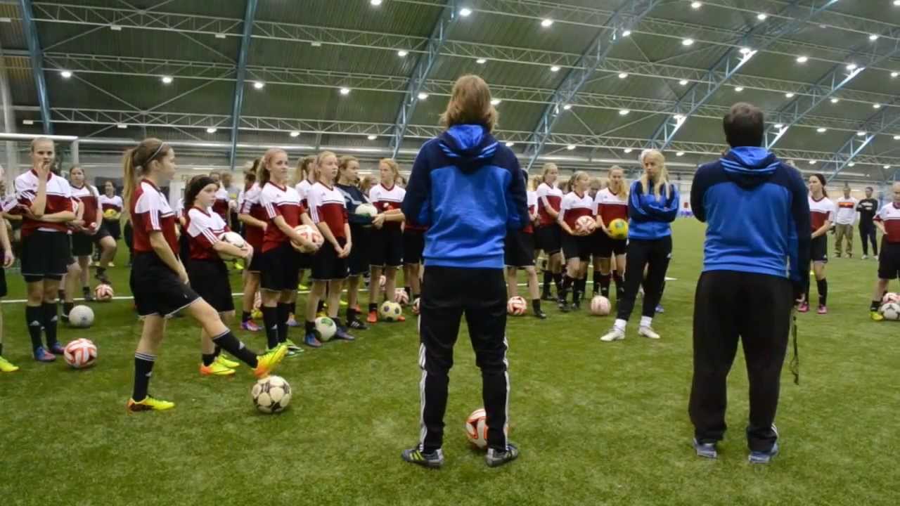 Annen Akatemia fiiliksi&auml; joululeiri 2013