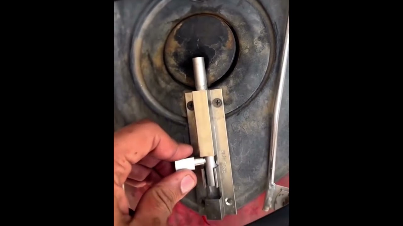 How to Lock your Fuel Petrol Tank 😁. It&rsquo;s gonna be very Safe. #safefuel #gascylinder #petroltank