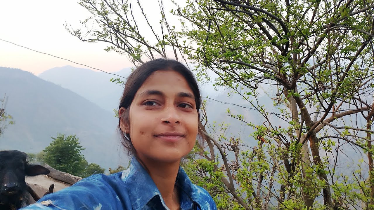 आज हमारे गांव में कपड़े वाला आया।😊😊@soniyabhandarivlog