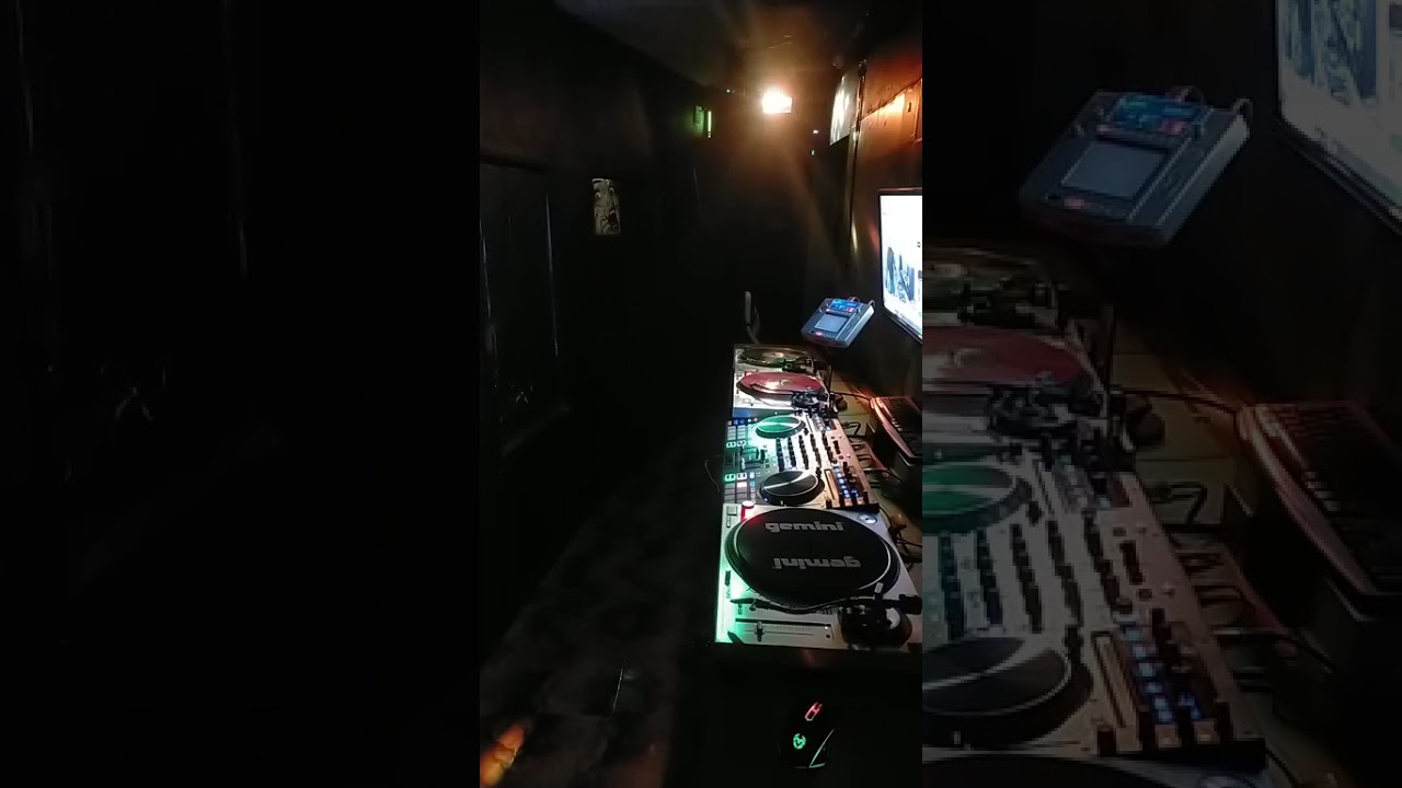 DJ GUAXI DJ GUAXI EN LOS FACEBOOK LIVES  LUNES 9 DE DICEMB