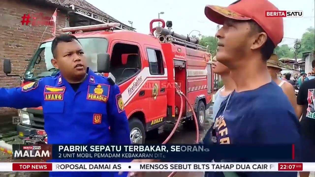 Satu Orang Terluka dalam Kebakaran Pabrik Sepatu di Mojokerto #Beritasatu