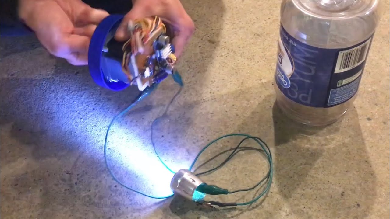 make a &ldquo;hand crank&rdquo; generator FLASHLIGHT with a stepper motor