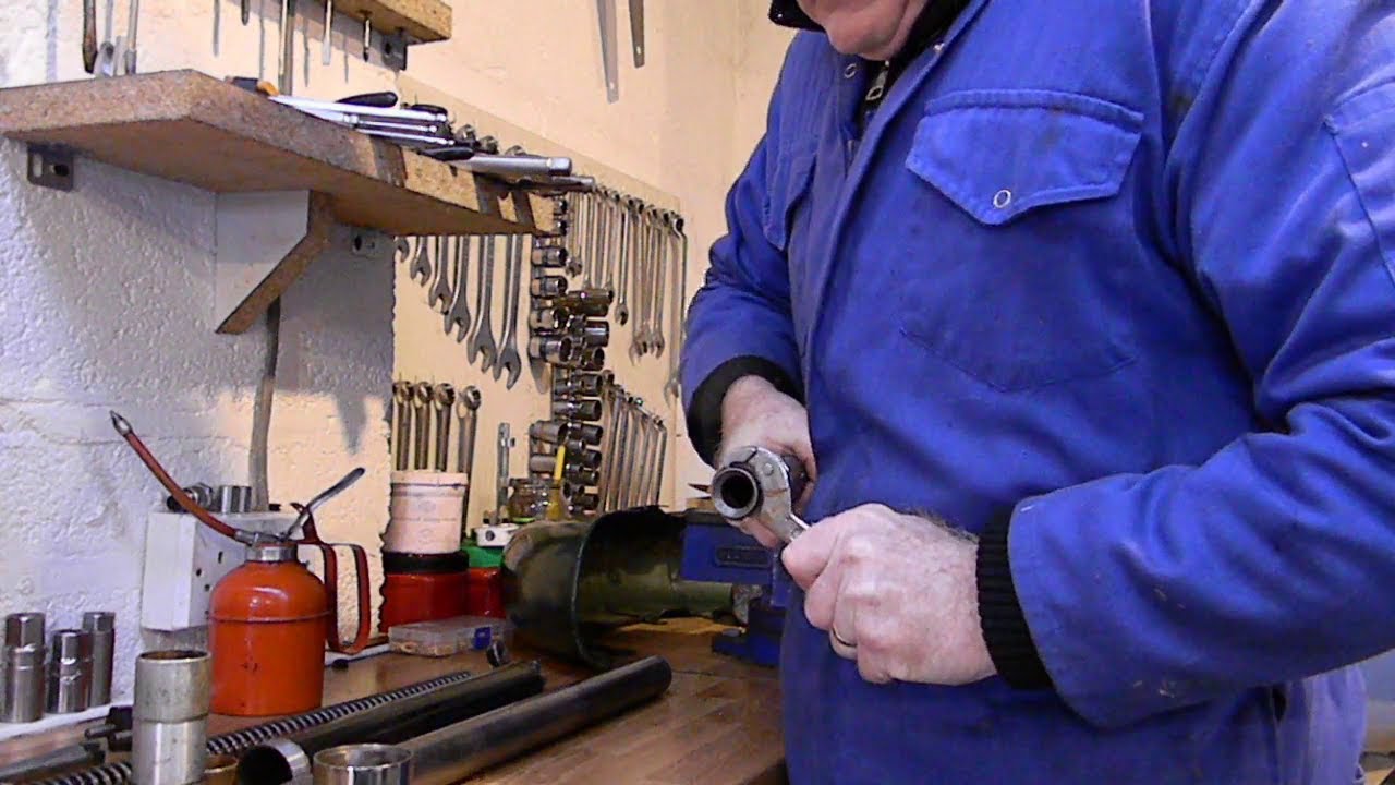 BSA C15 - Front forks rebuild