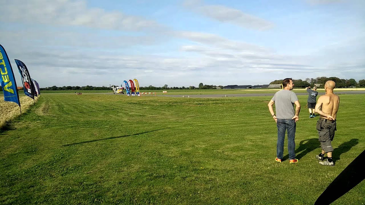 Skyvans arriving for the Danish national record attempt for a bigway 2015