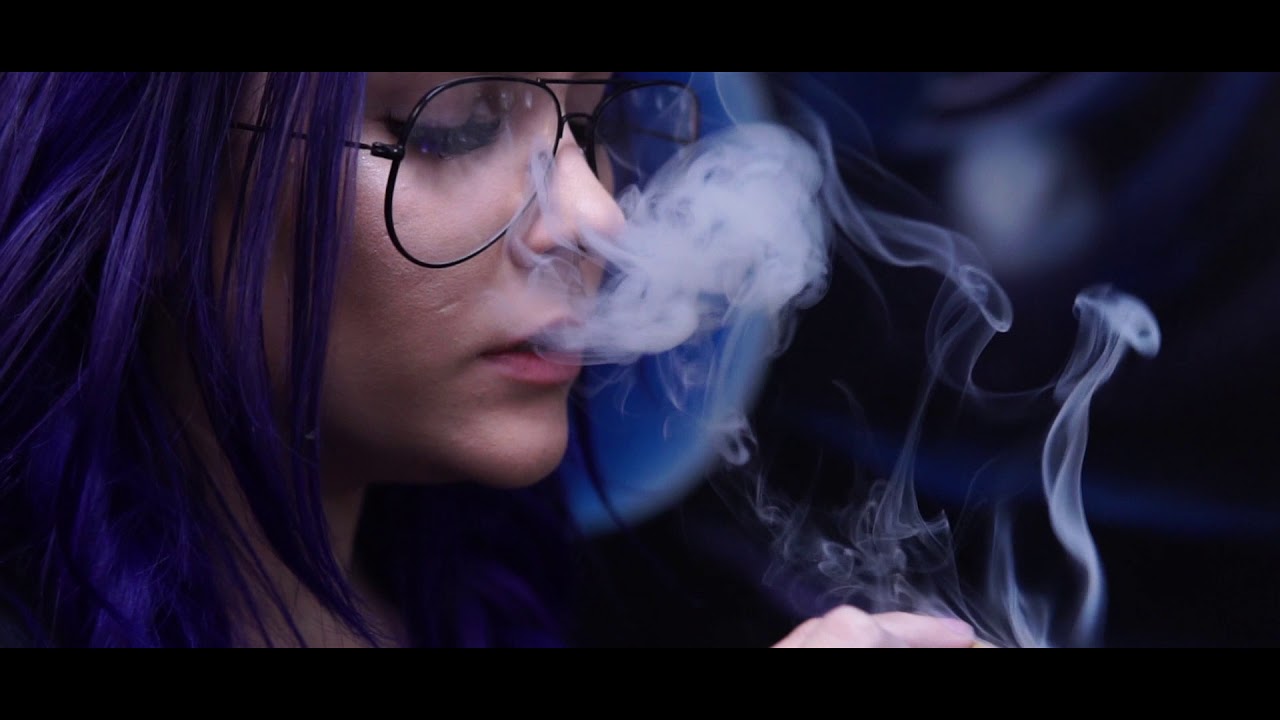 Kong Hemp Blunt Wraps- Smoking a Fatty At Cloud Wars