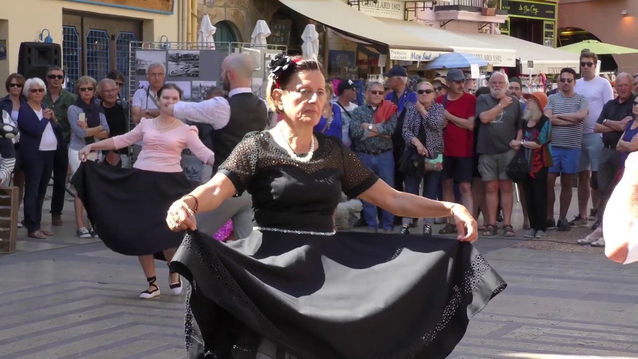 #danses #Catalanes populaires par le ballet Joventut