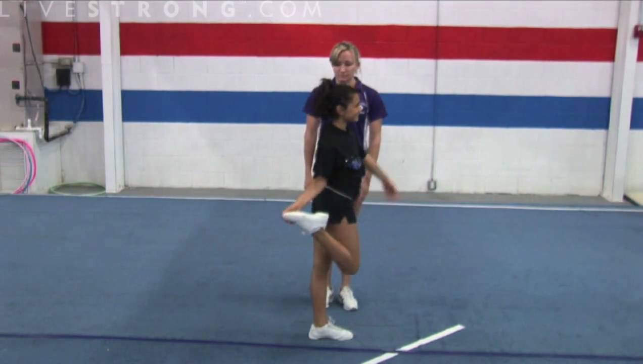 How to Do Single Leg Variations in Cheerleading