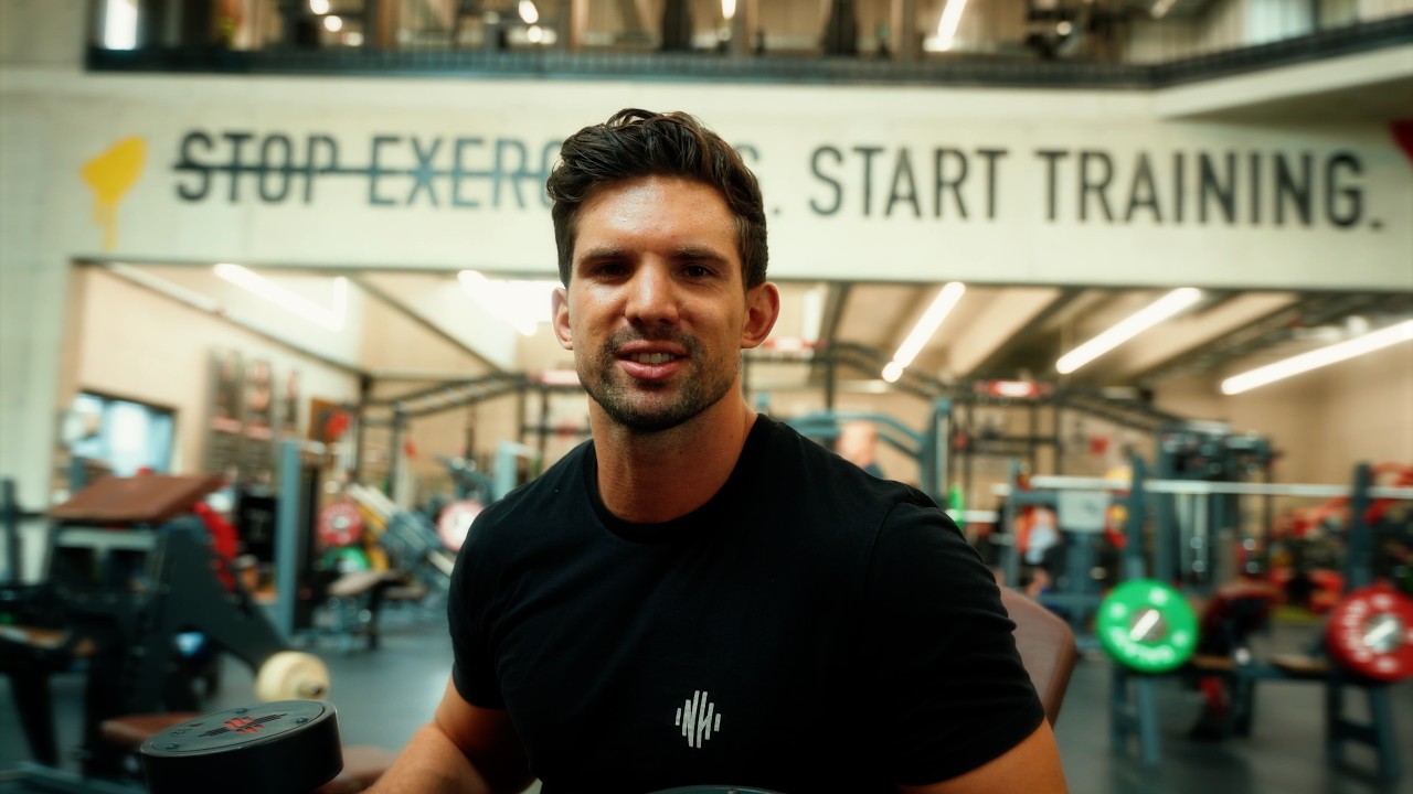 Wieso deine Schulter schmerzt & deine Oberarme klein sind ! (Nickipedia Trainings Secrets)