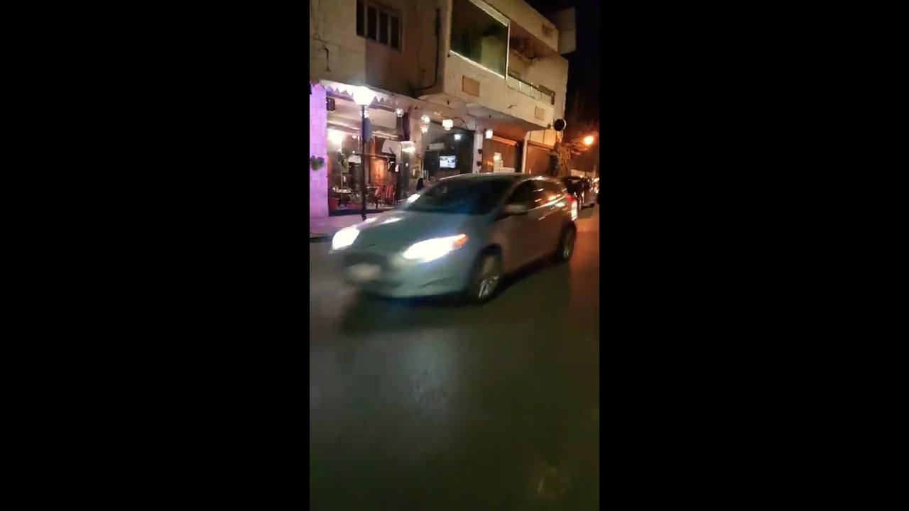 جبل عمان و حاراته القديمة- شارع الرينبو # الأردن -مع عزف تيا عالجيتار  Amman Rainbow Street