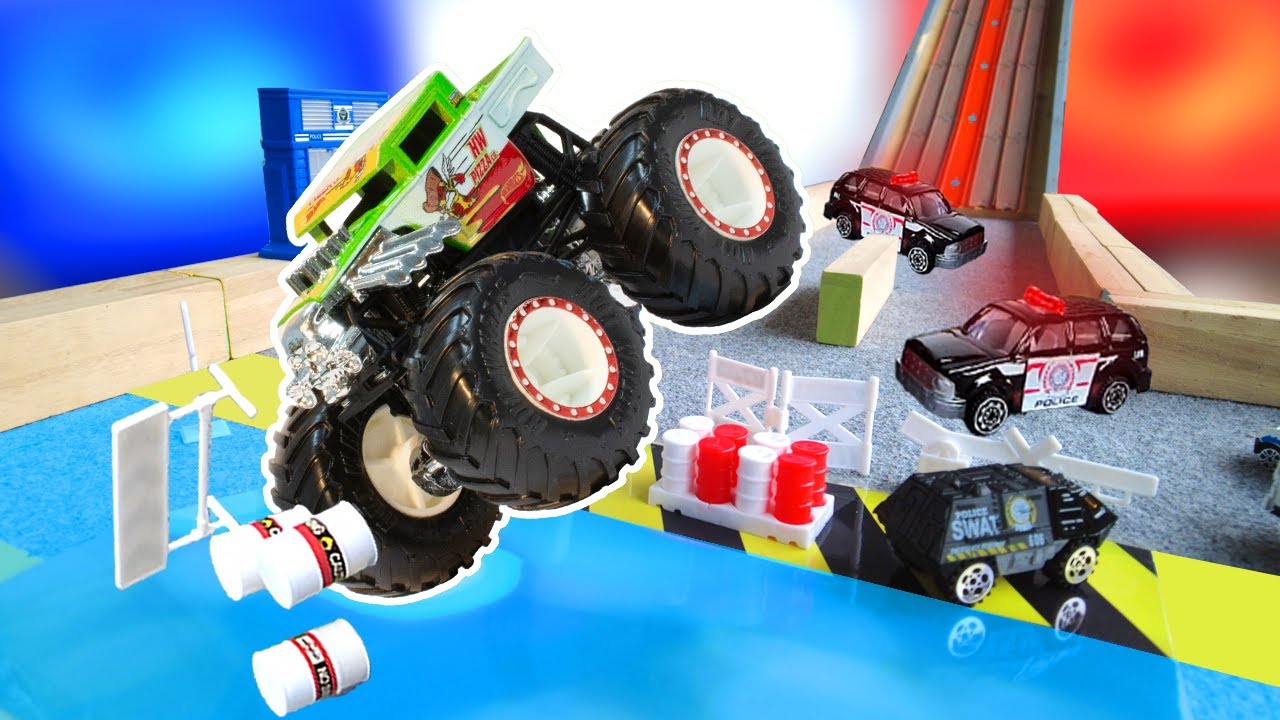 Competition #28: Hot Wheels MONSTER TRUCK Racing Battle Police CHAMPIONSHIP '24 crashing toy race