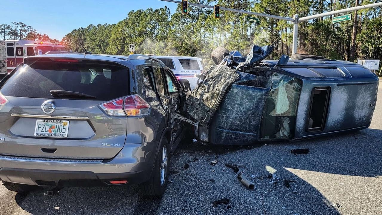 TWO CARS TOTALED IN CRASH