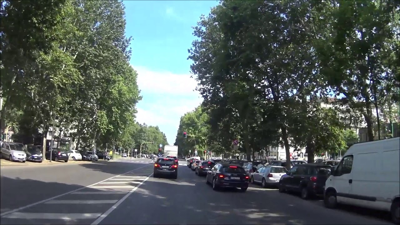 Milano, corso Sempione