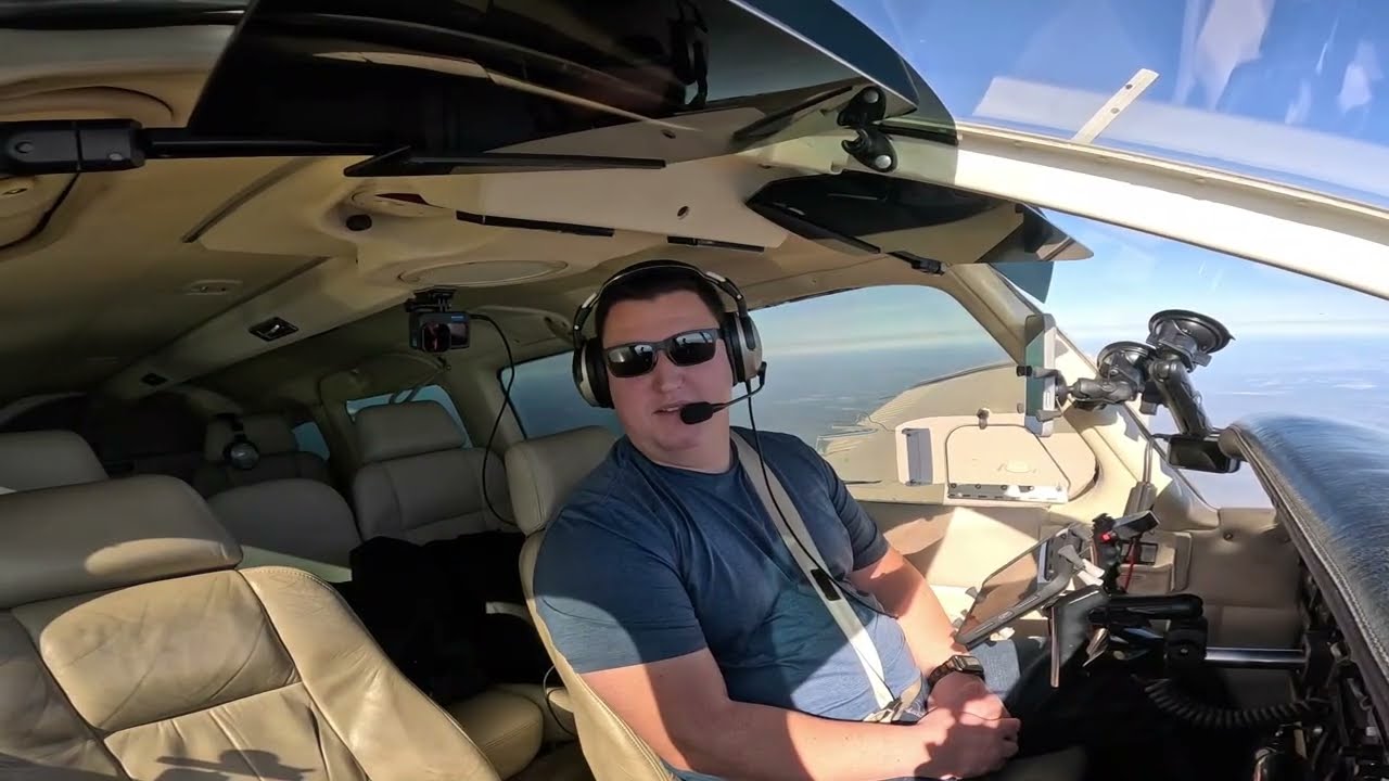 Solo To Conway Arkansas Flying Under DFW Arrivals
