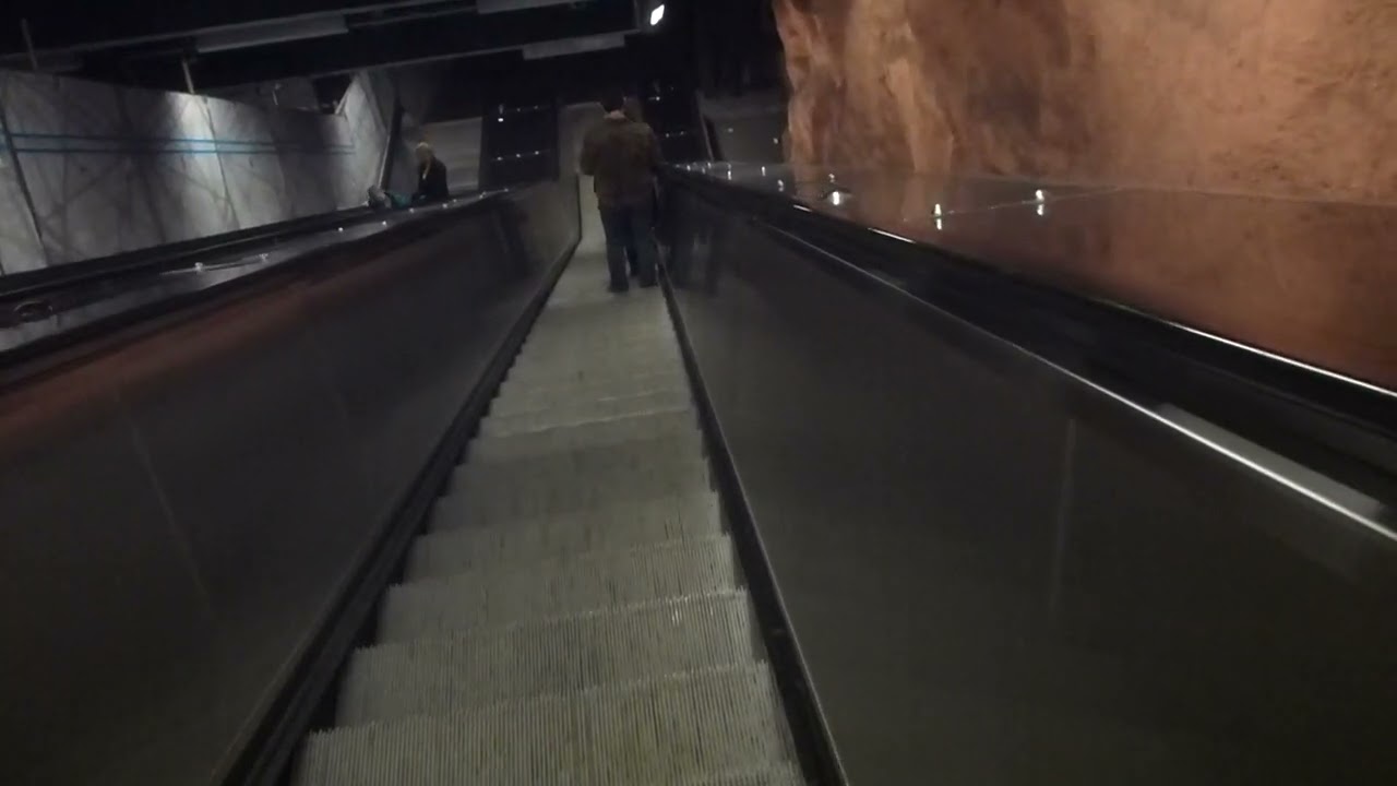 2013-04-22 Escalator Replacement Update @ Rådhuset Metro Station