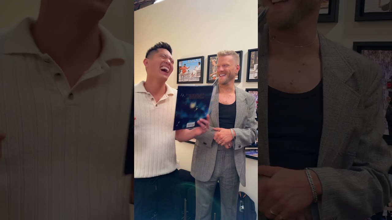 How lucky are we to have #ScottHoying and #MarkHoying join today&rsquo;s show! 📚