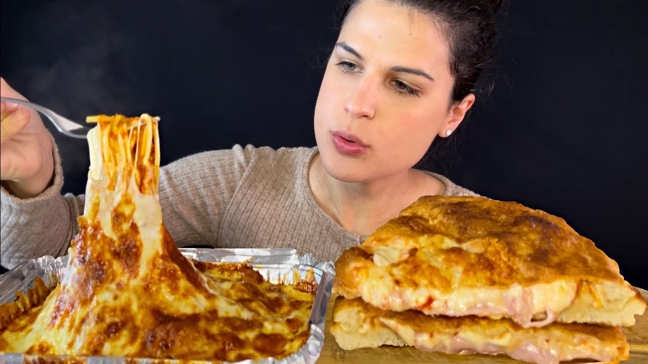 CHEESY BAKED SPAGHETTI & CALZONE | MUKBANG | ASMR