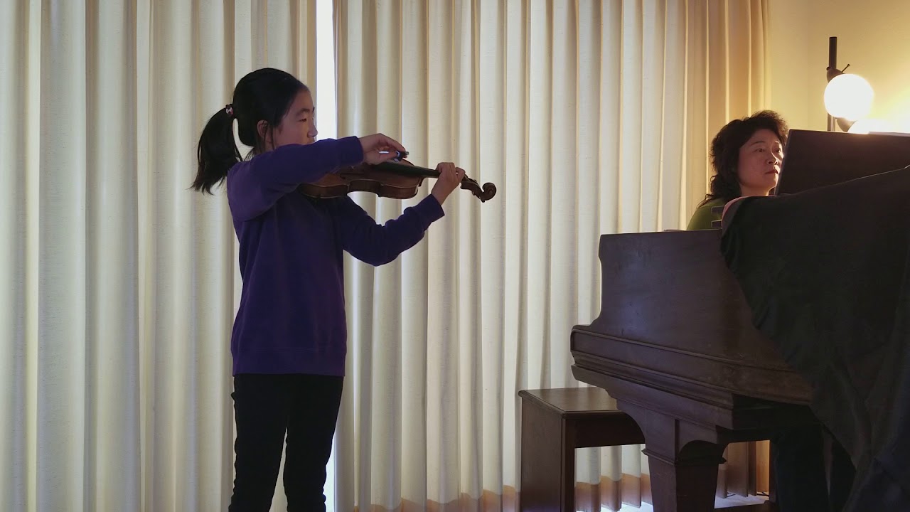 Hannah Lee: Mozart Minuet in D Major No.17, K.334