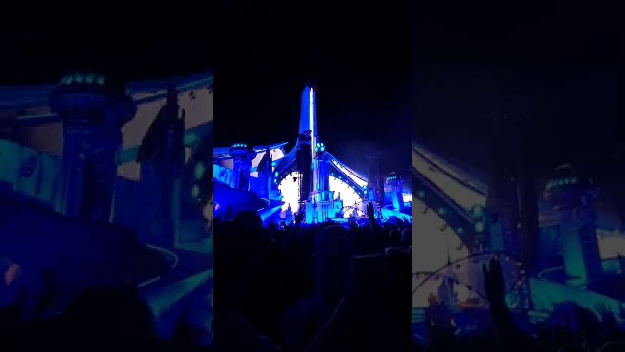 TOMORROWLAND W1 DIMITRI VEGAS & LIKE MIKE