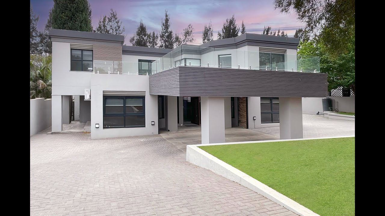 For Sale: 5 Bedroom 6 Bathroom | Dainfern Golf Estate