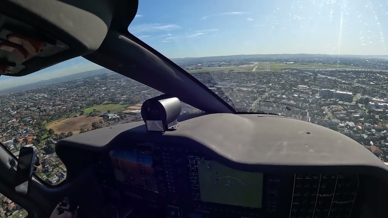 TECNAM P2006T - FANTASTIC VIEWS OF ILS & CIRCLE TO LAND (YMEN)