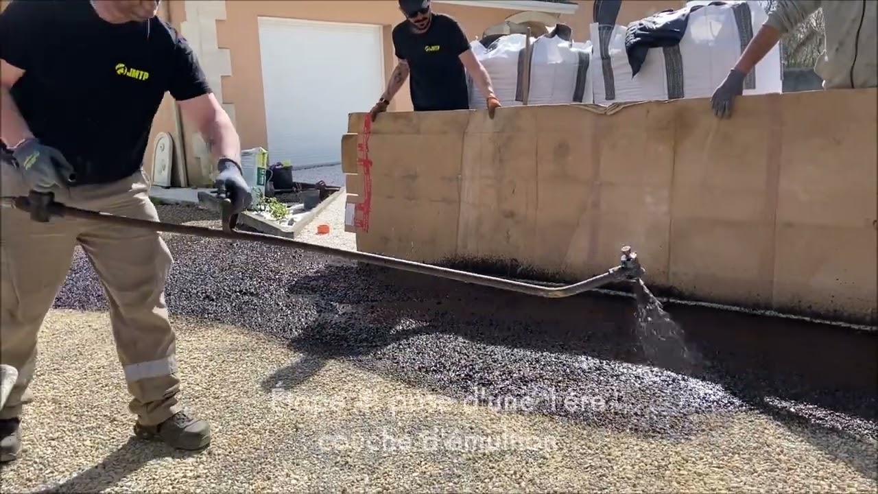 Installation d'une cour en bicouche - Clod&eacute;co