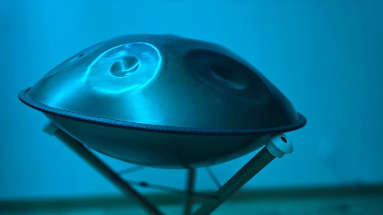 Handpan a flétna v prostoru