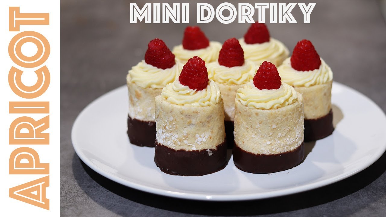 Štafetkové mini dortíky s malinami / Mini vanilla cakes with raspberries