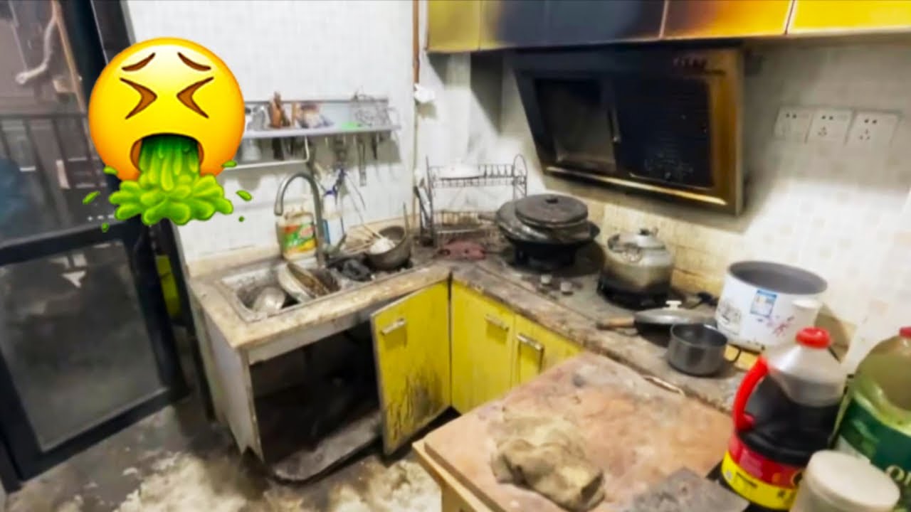 🤢Can You Believe That This MESS Is The Result Of The Old Couple Living There For A YEAR?😨