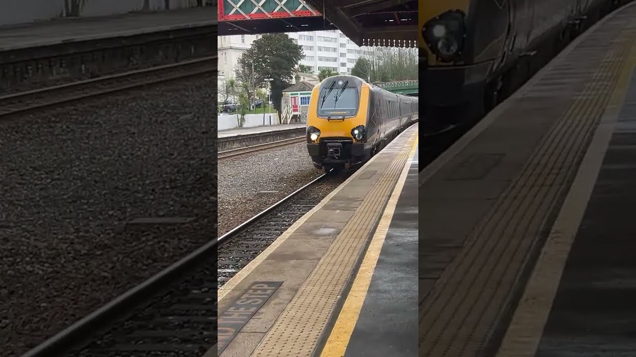 Darcytravels   is live Torquay train station 