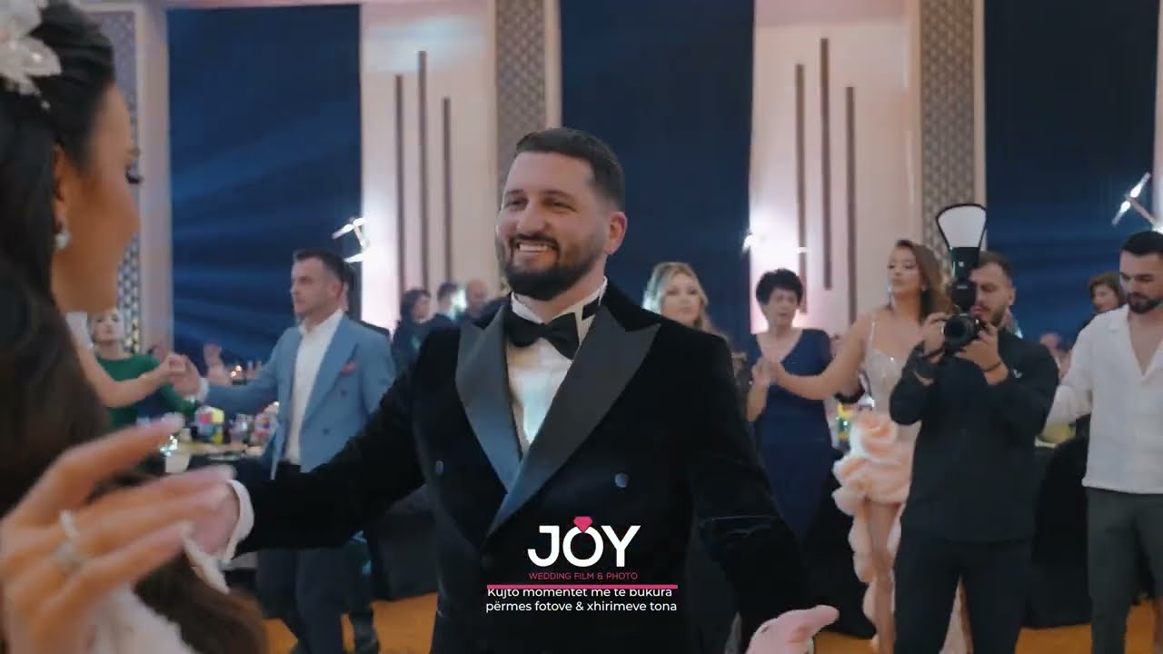 Baba i Forexit, Vigani, e nis dasmen me nusen e tij si yll