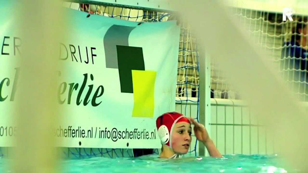 portret Debby Willemsz, keepster Nederlands waterpolo team