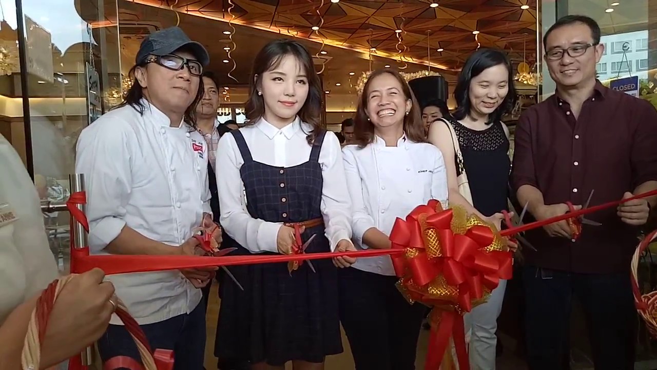 Chef Laudico's Feast Grand Opening Ribbon Cutting