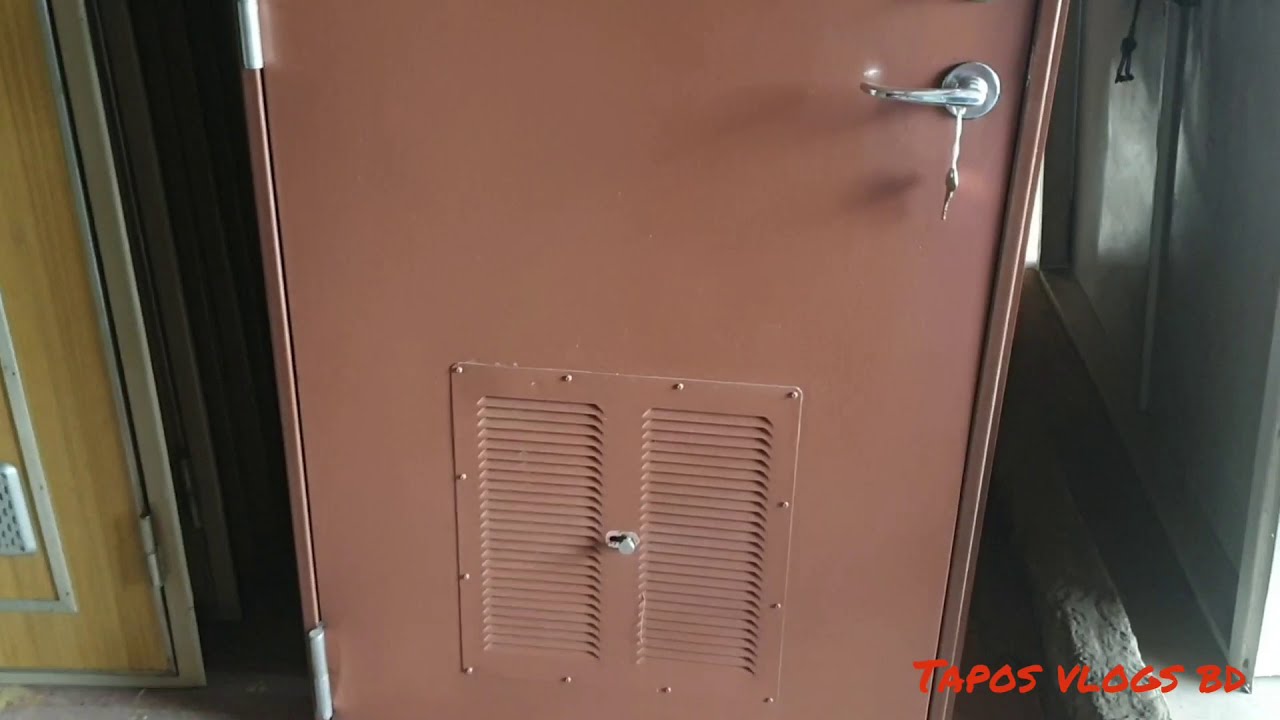 পুরাতন জাহাজের স্টিলের হেভী দরজা। ভাটিয়ারী, সীতাকুণ্ড, চট্টগ্রাম। #জাহাজের_দরজা