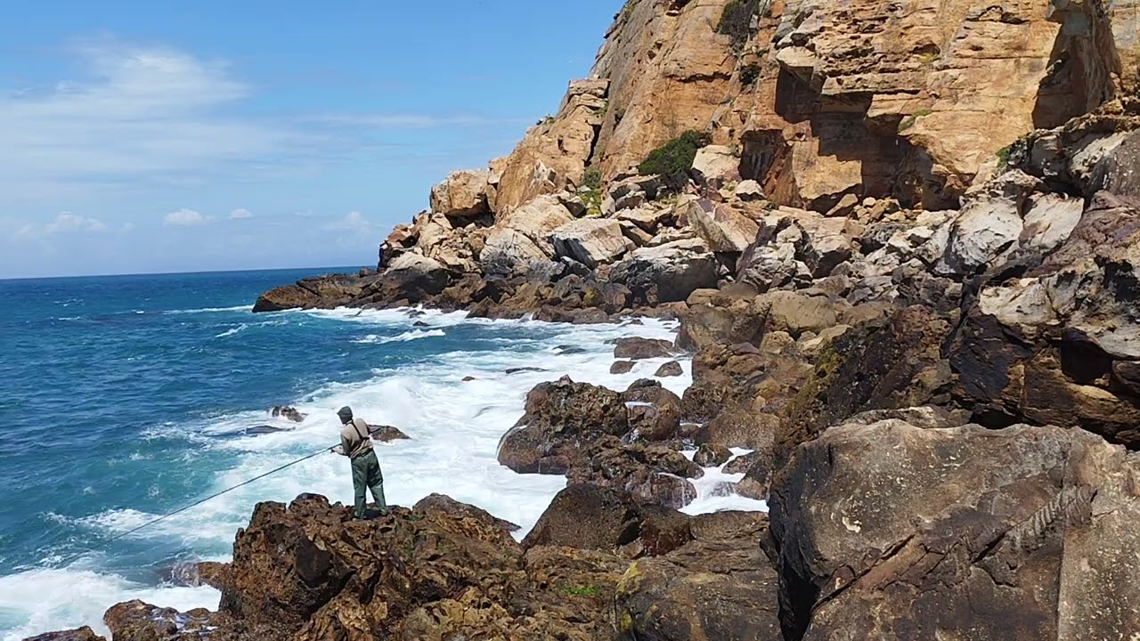 اجلس وتامل في خلق السماوات والارض بصمت وهدوء. #tanger #maroc #fishing #صيد #صيد #